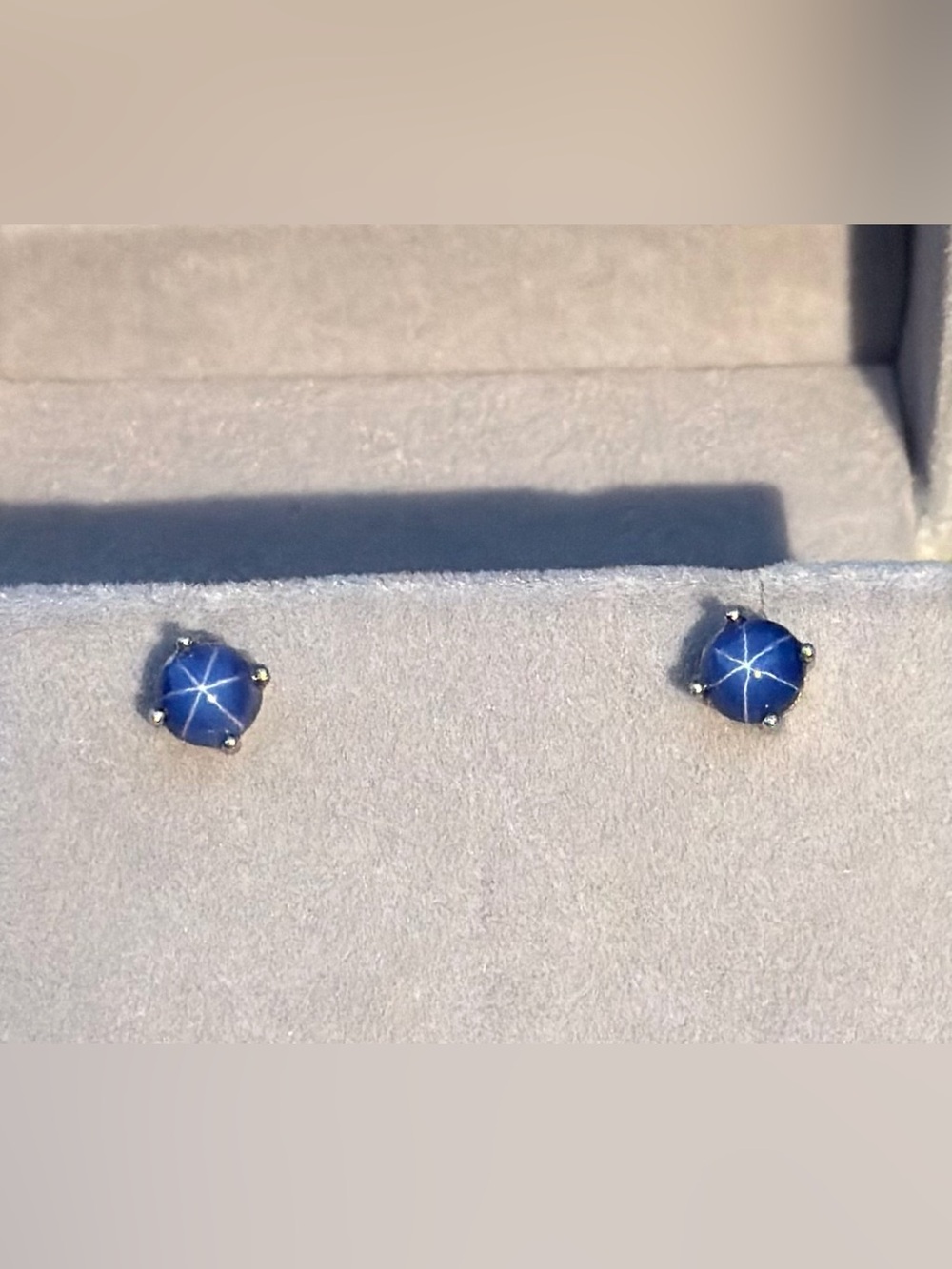 Natural 6 Rays Star Sapphire 6mm Stud Earrings 925 Sterling Silver screw back
